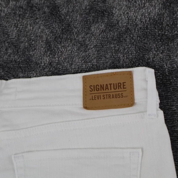 Signature Levi Strauss Capri Jeans Women XL White Resort Cruise Vacation Classic - Picture 7 of 16